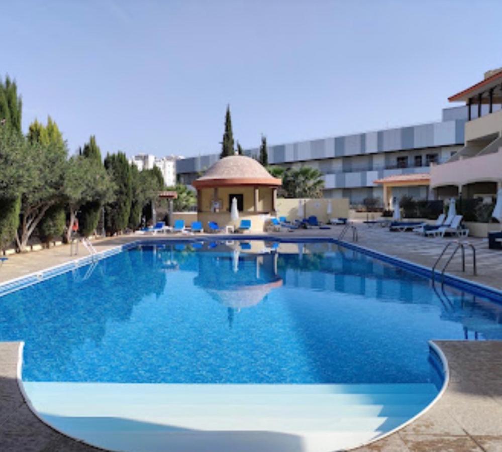Queens Garden Walking Distance To The Beach Paphos Esterno foto
